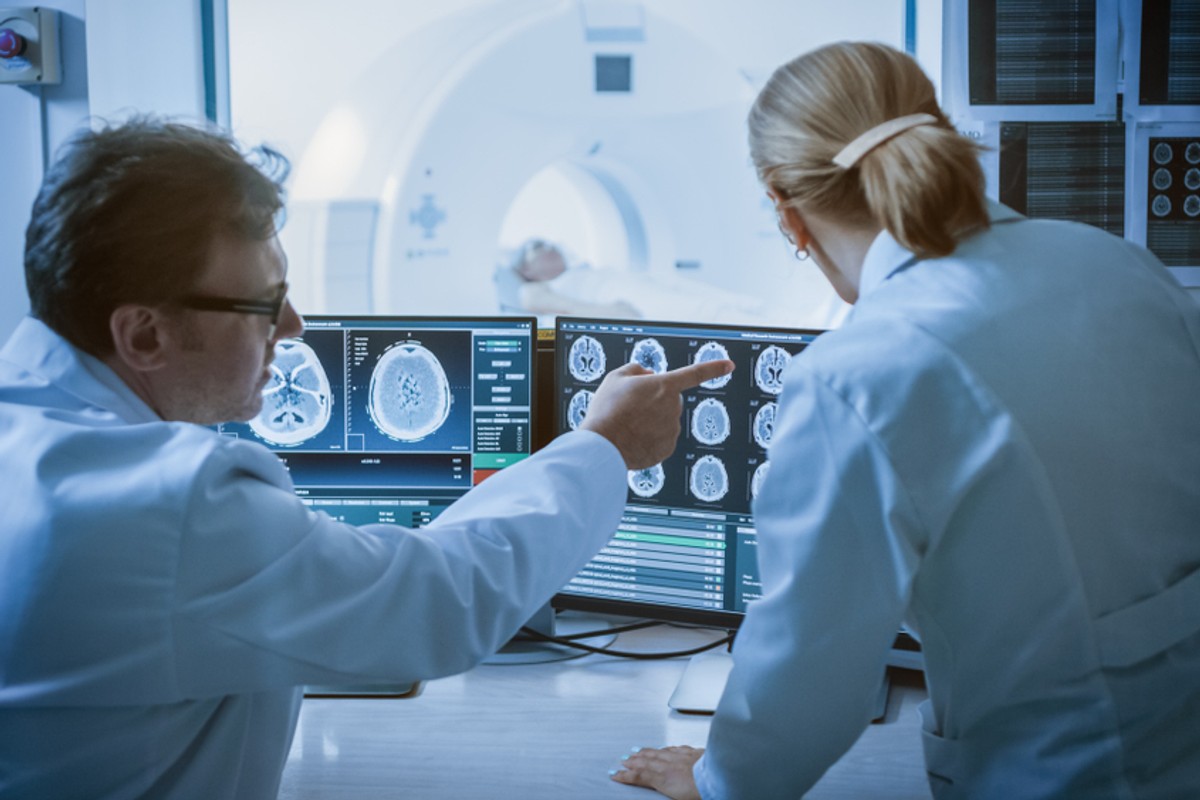 Sztuczna inteligencja coraz lepiej odczytuje myśli. Wystarczy prosty skan mózgu