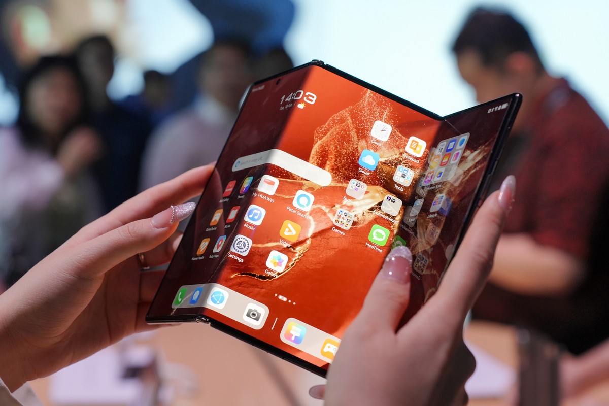 Innowacyjny telefon Huawei trafi na cały świat. Cena jest kosmiczna