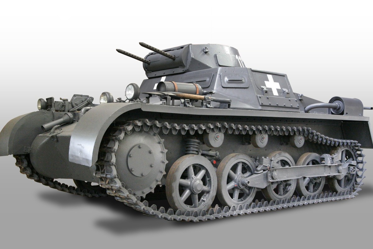 Wehrmacht ruszył na wojnę uzbrojonymi traktorami i zawojował Europę