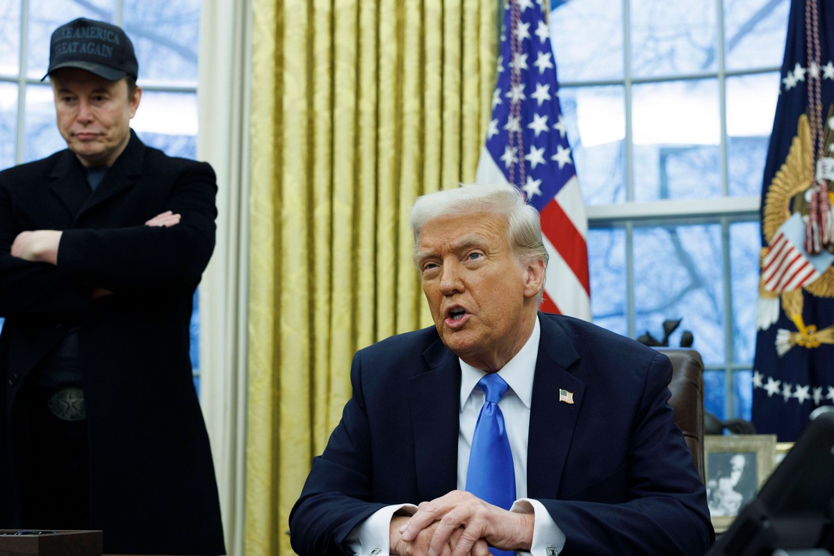 Дональд Трамп покупает автомобиль Tesla. Бойкот бренда карается теми же санкциями, что и терроризм.