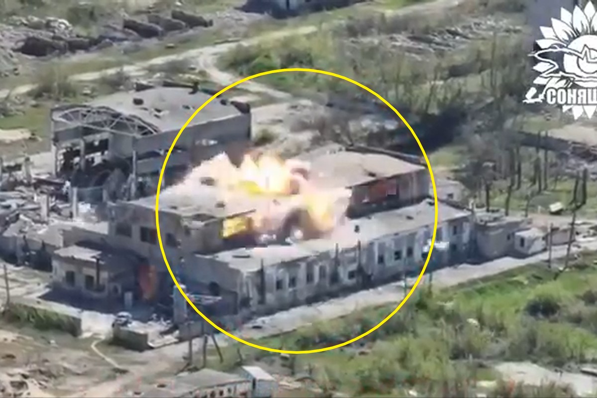 Russian Depot Goes Up in Smoke. MiG-29s and Glide Bombs a Deadly Combination