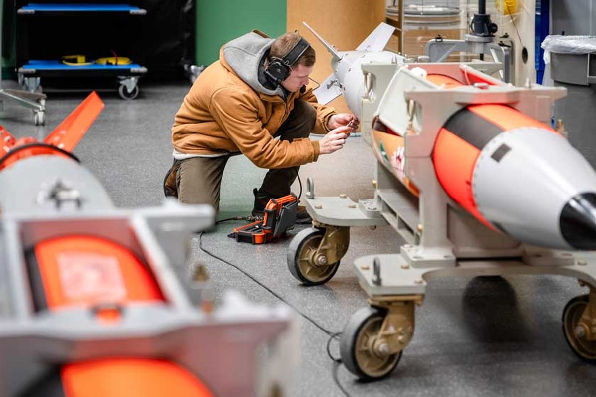 Bombowce USA dostaną nową broń. Bomba atomowa B61-13 już w produkcji