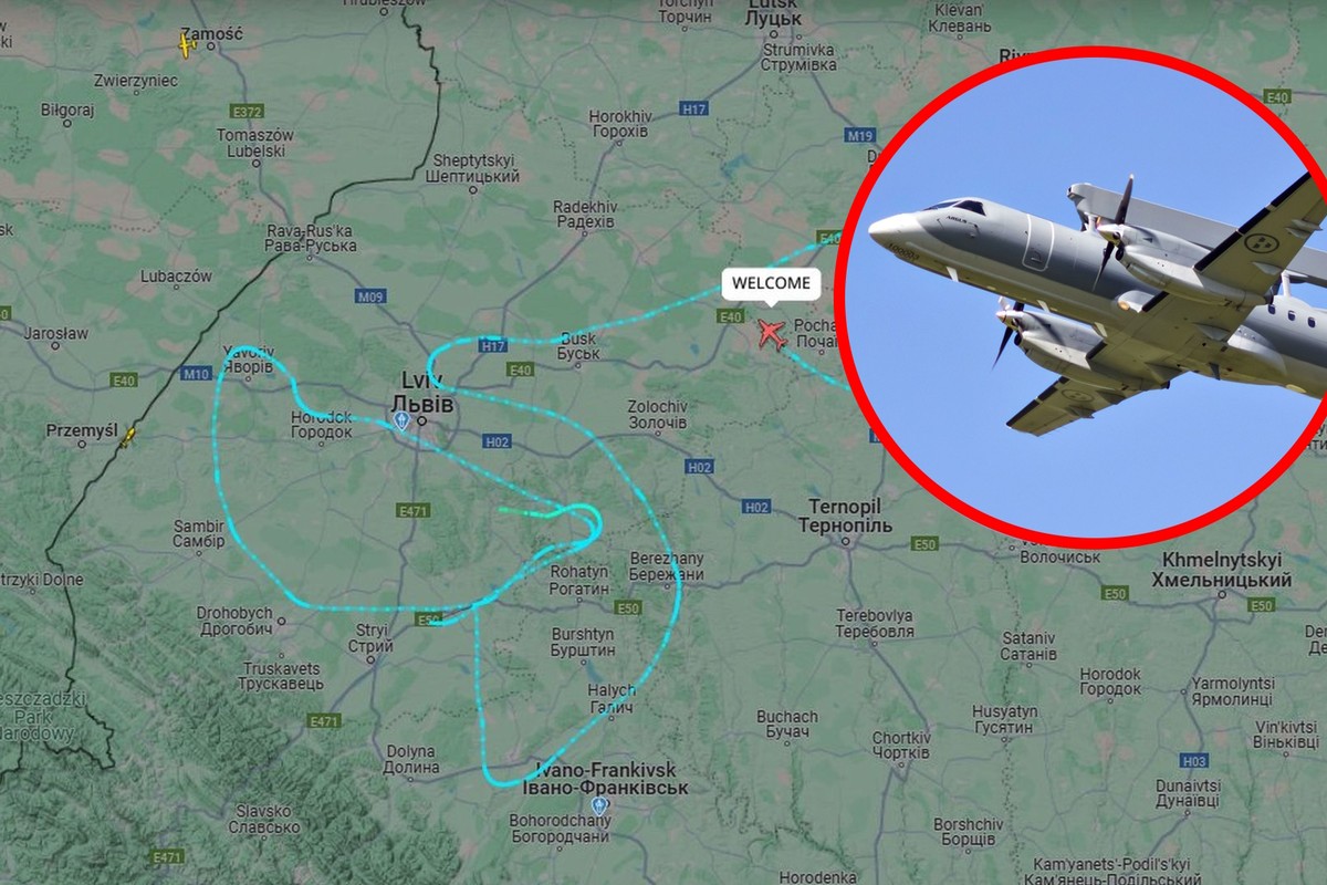 Tajemniczy samolot na ukraińskim niebie. Podobno wspomaga myśliwce F-16