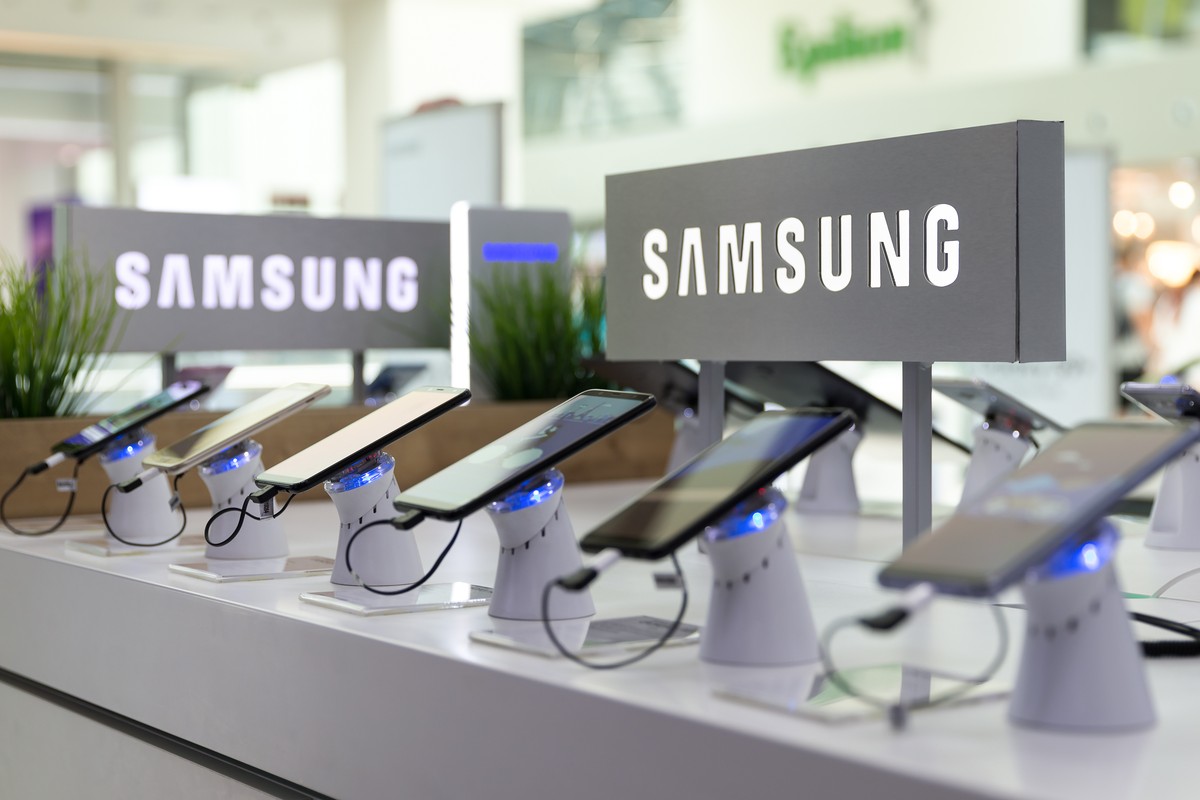 Innowacyjny, składany telefon Samsunga tylko dla wybranych? Wiele na to wskazuje