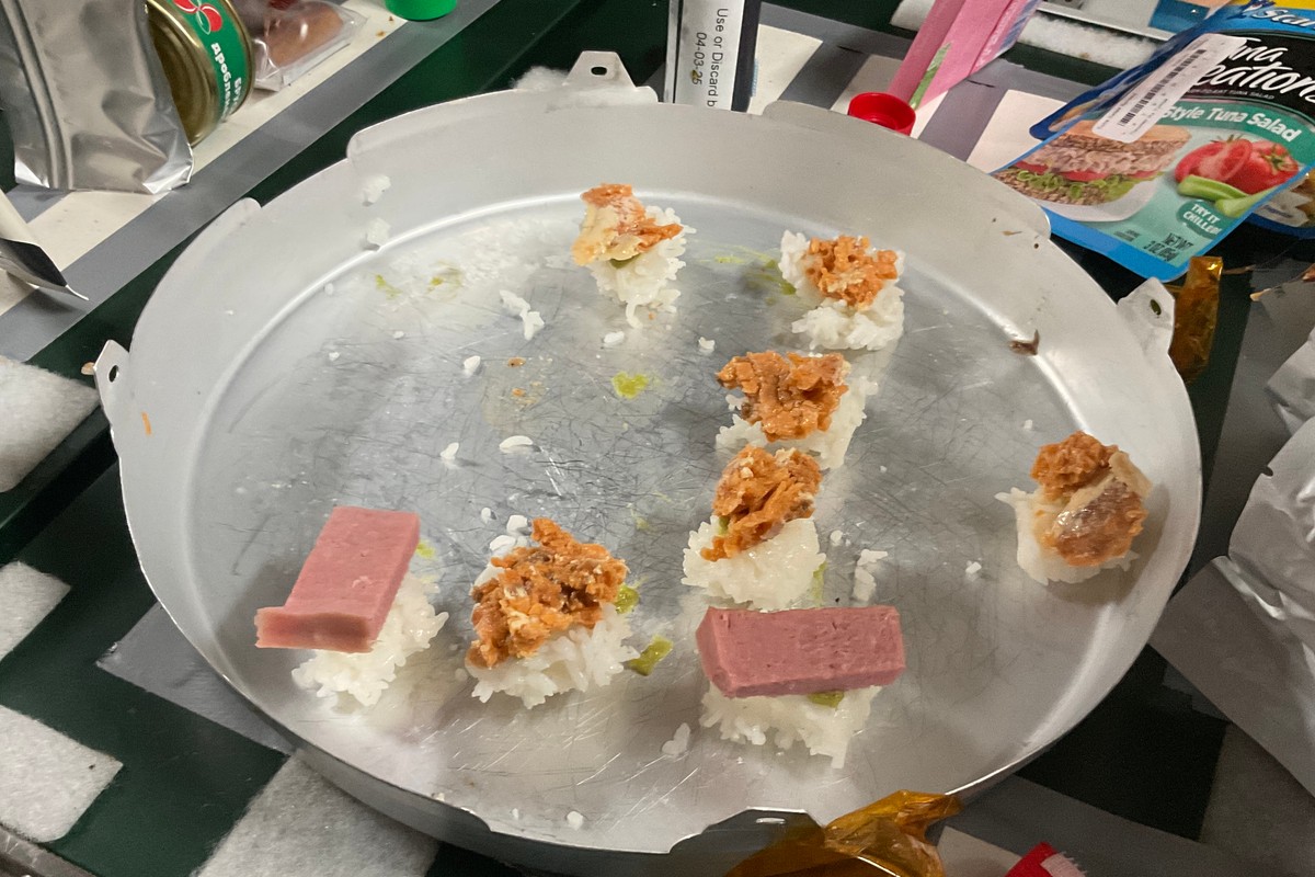 Tak wygląda sushi w kosmosie. Widywałem bardziej apetyczne dania…