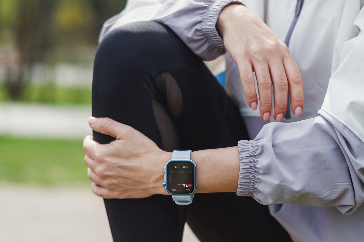 Ten zegarek właśnie stał się jeszcze lepszy. Tak nowe czujniki Huawei WATCH FIT 4 Pro ulepszą twoje treningi