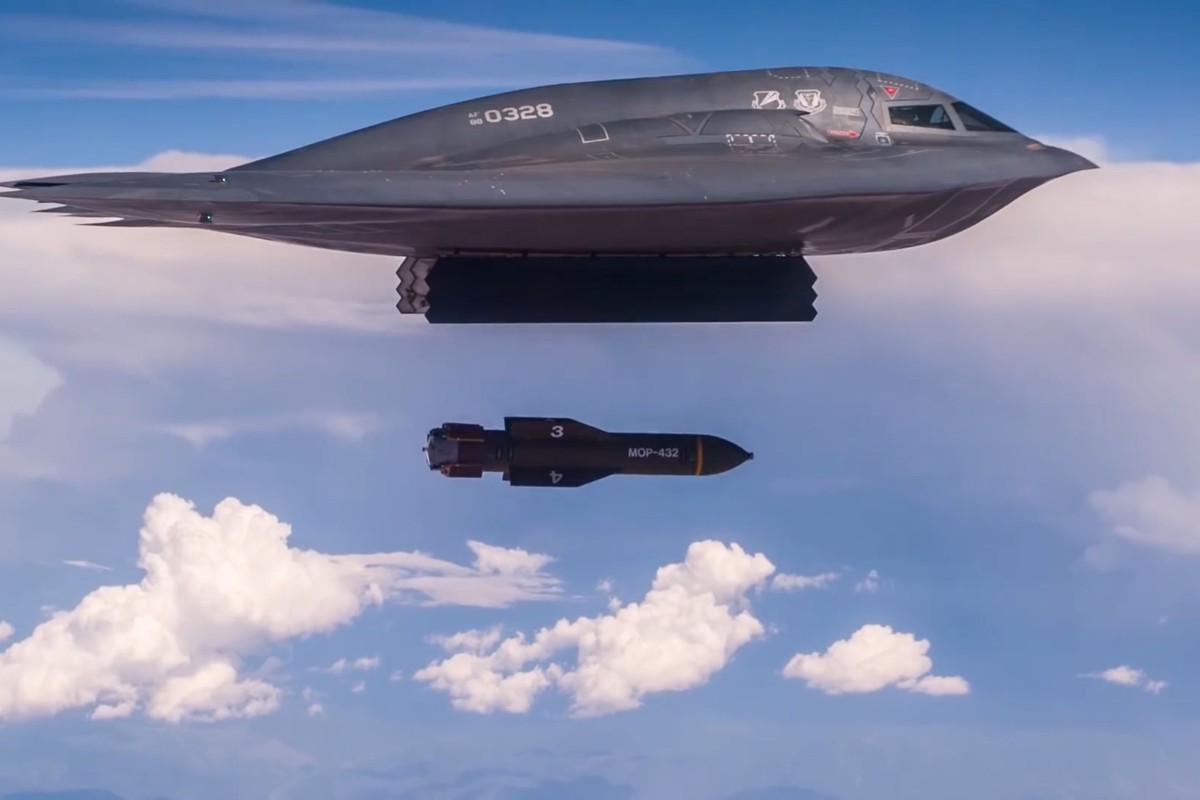 Bombowce B-2 potrzebne Izraelowi wystartowały z USA. „Muszą przewozić coś ciężkiego”