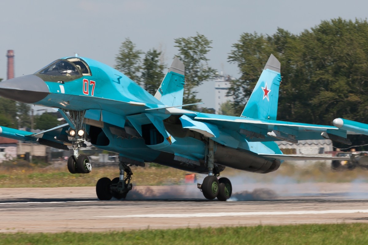 Katastrofa rosyjskiego samolotu Su-34. Dwóch pilotów katapultowało się