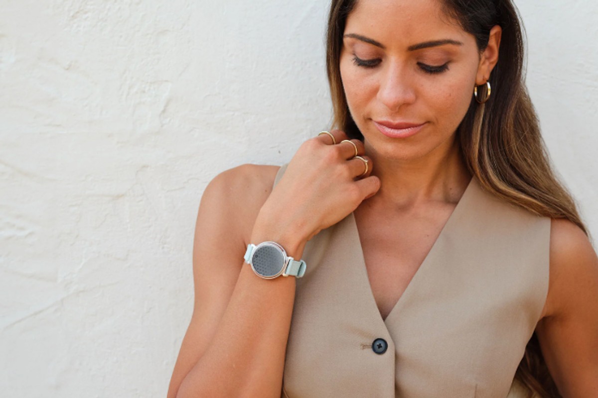 Świetny smartwatch, który wygląda jak stylowy zegarek