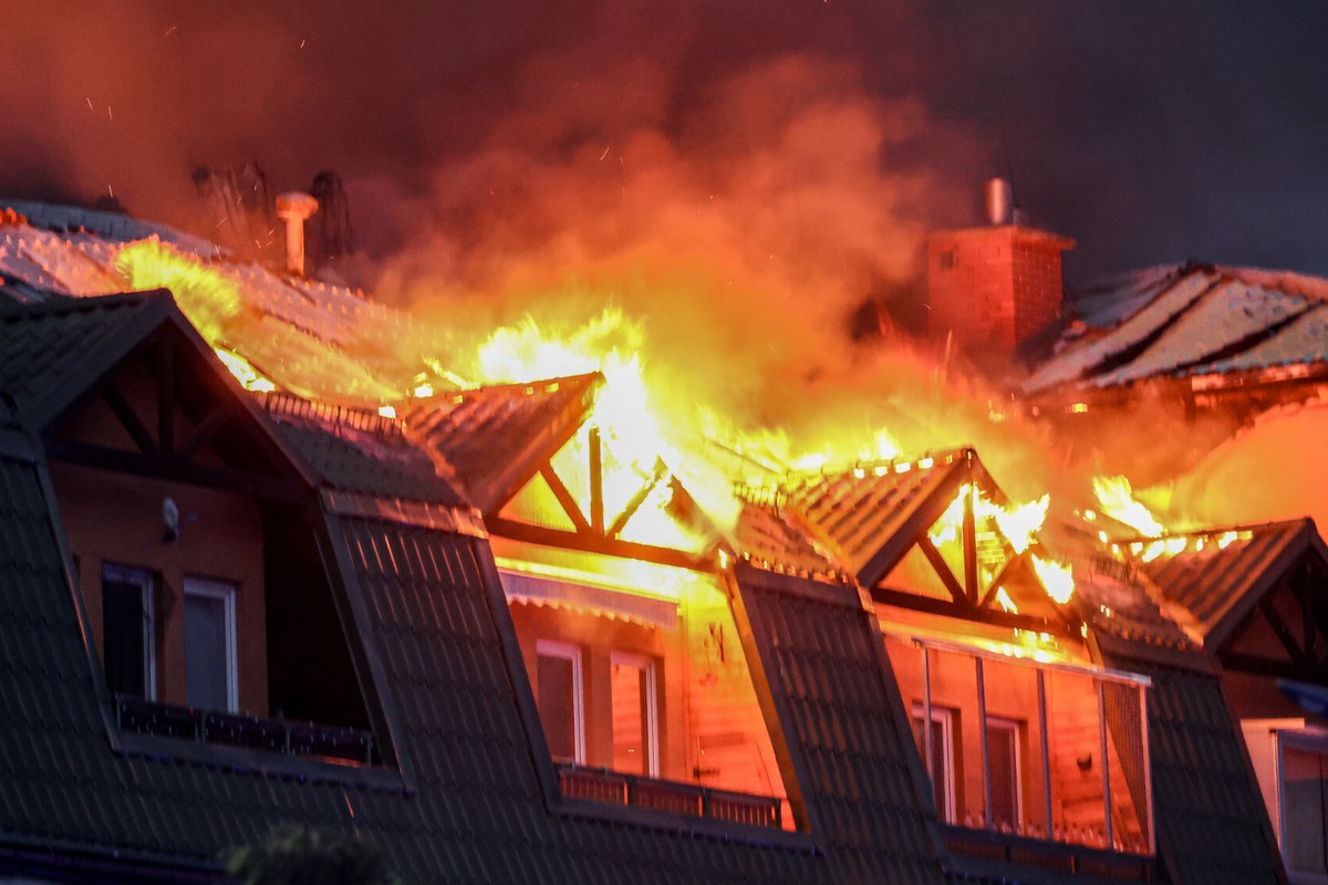 Pożar bloku w Ząbkach a fotowoltaika. „Czemu łżesz?”
