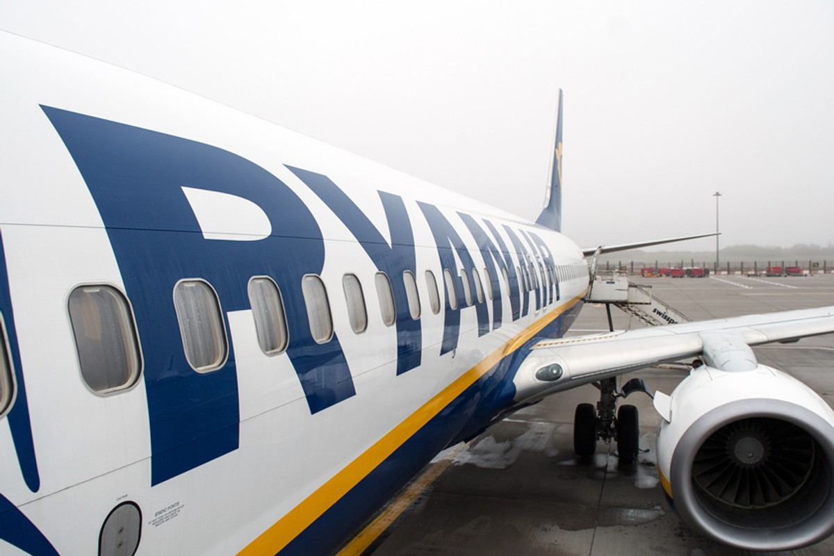 Tak wyglądał pierwszy samolot Ryanair. Bagaże były… bezpłatne