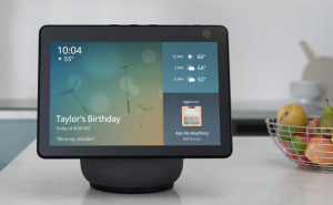 Ekran sam wybudza się w nocy, by pokazać reklamę. Amazon – serio?