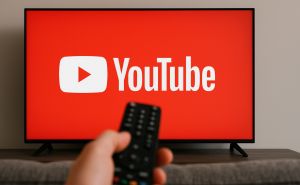 YouTube da starym filmom drugie życie. AI przeczesuje bibliotekę serwisu