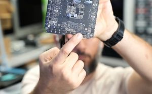 „Trzymajcie się jak najdalej” – ekspert krytykuje topową kartę NVIDII